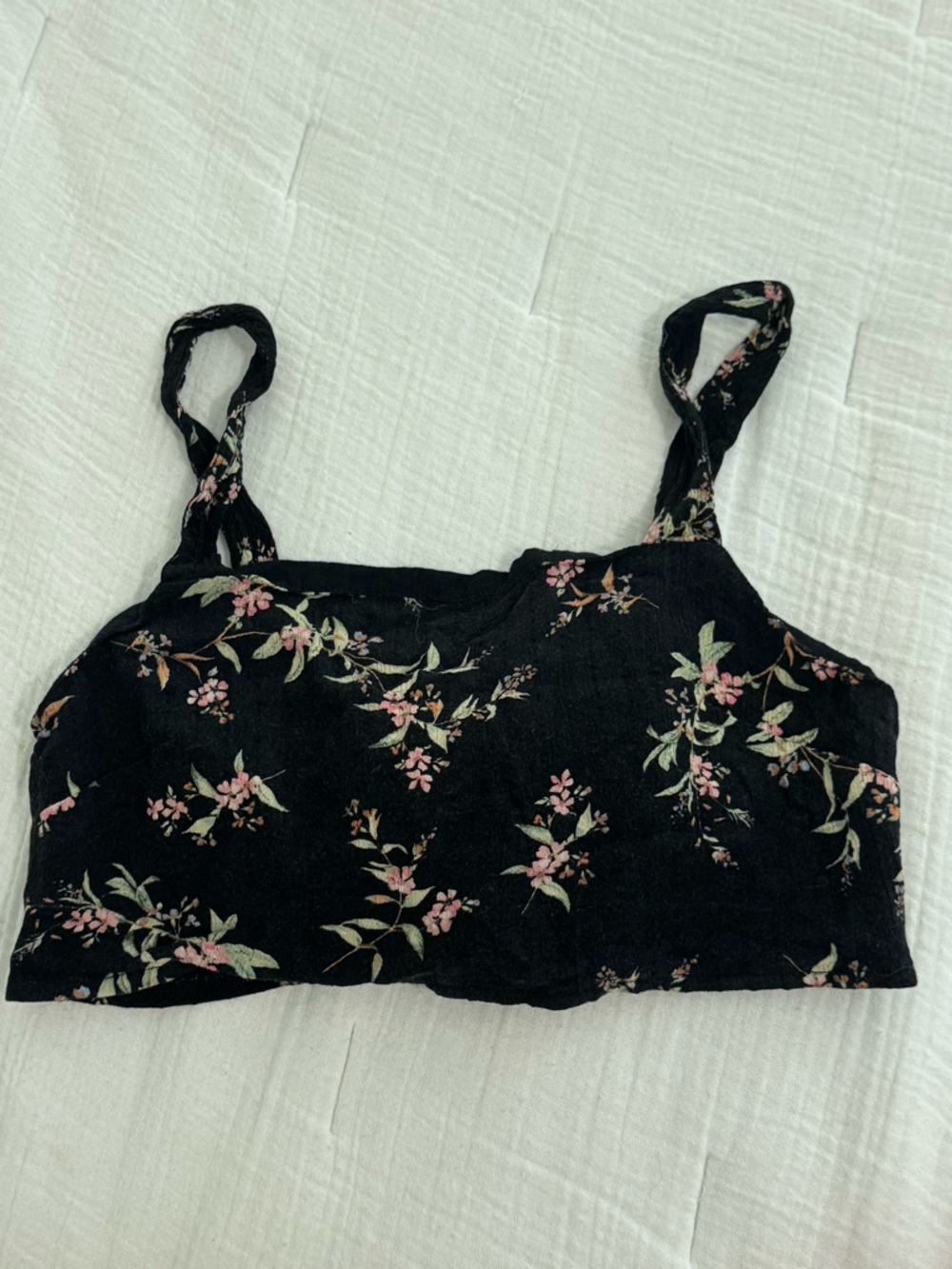 American Eagle Outfitters Black Floral Crop Top